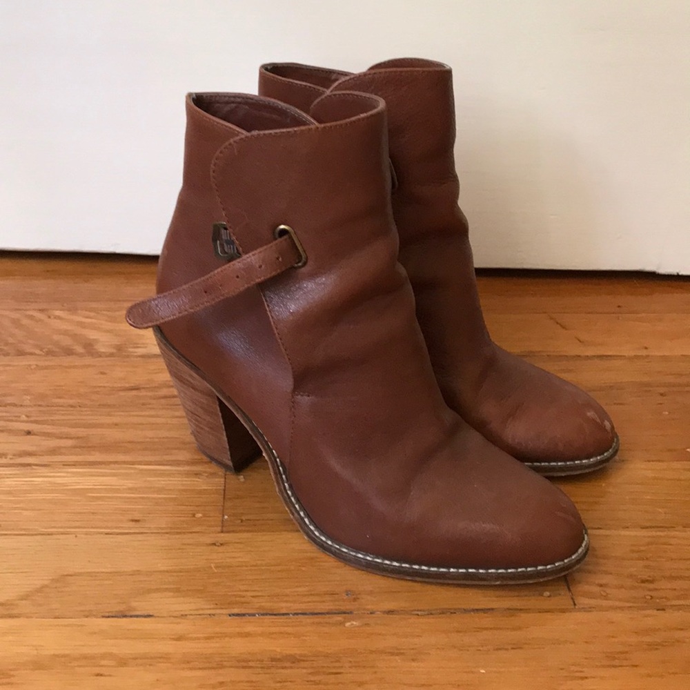 Faryl heeled ankle booties